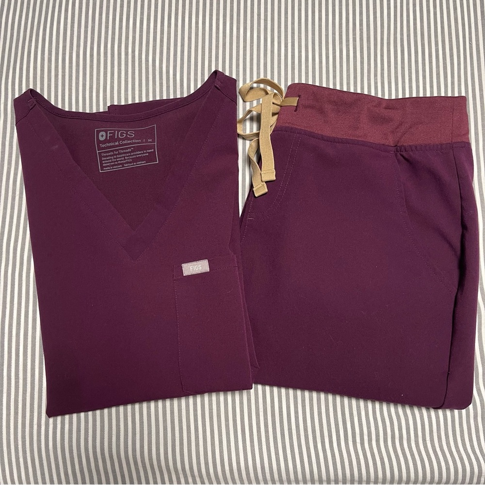 Deep Purple FIGS medium scrubs set